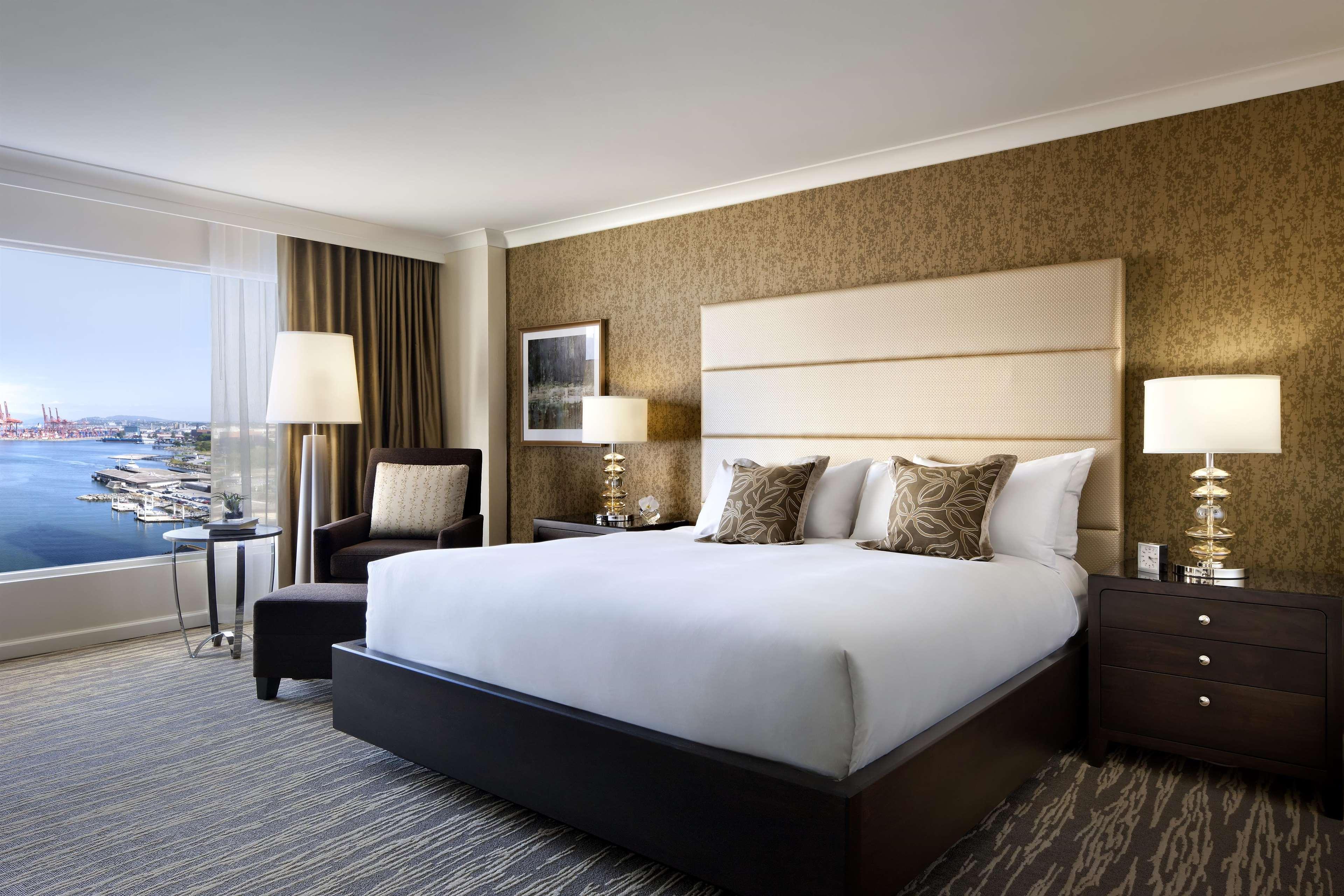페어몬트 워터프런트 호텔 밴쿠버 외부 사진 A guest room at the Hilton San Diego Bayfront