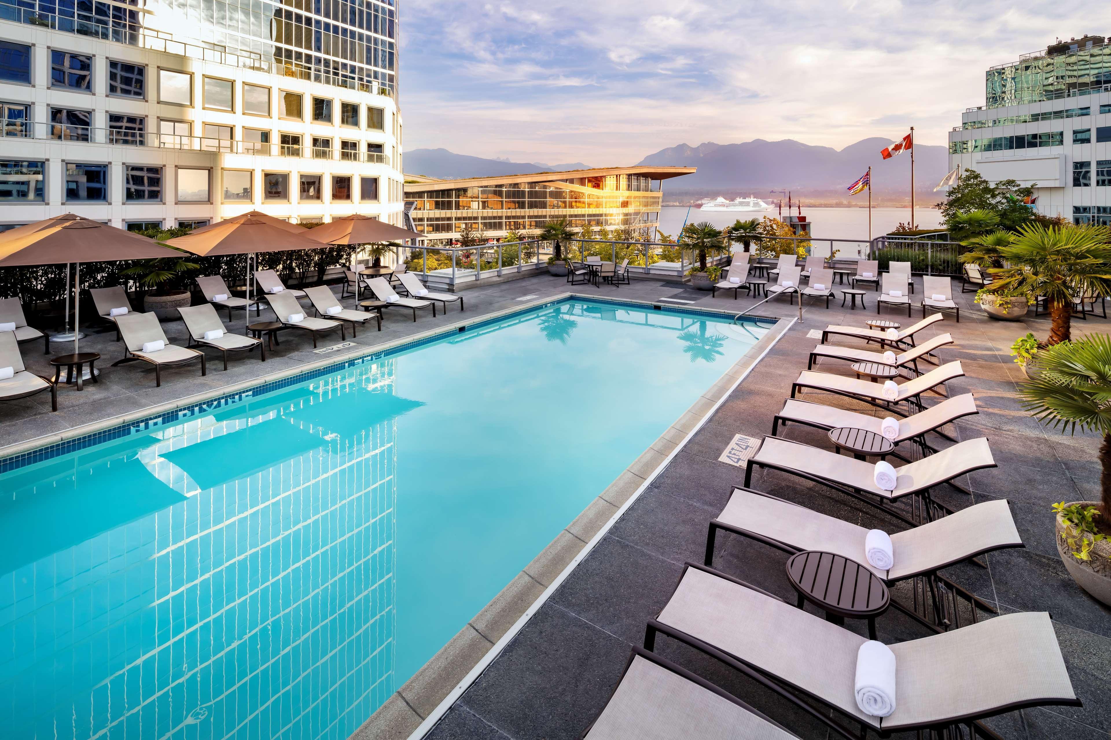 페어몬트 워터프런트 호텔 밴쿠버 외부 사진 The pool at the Hotel Arts