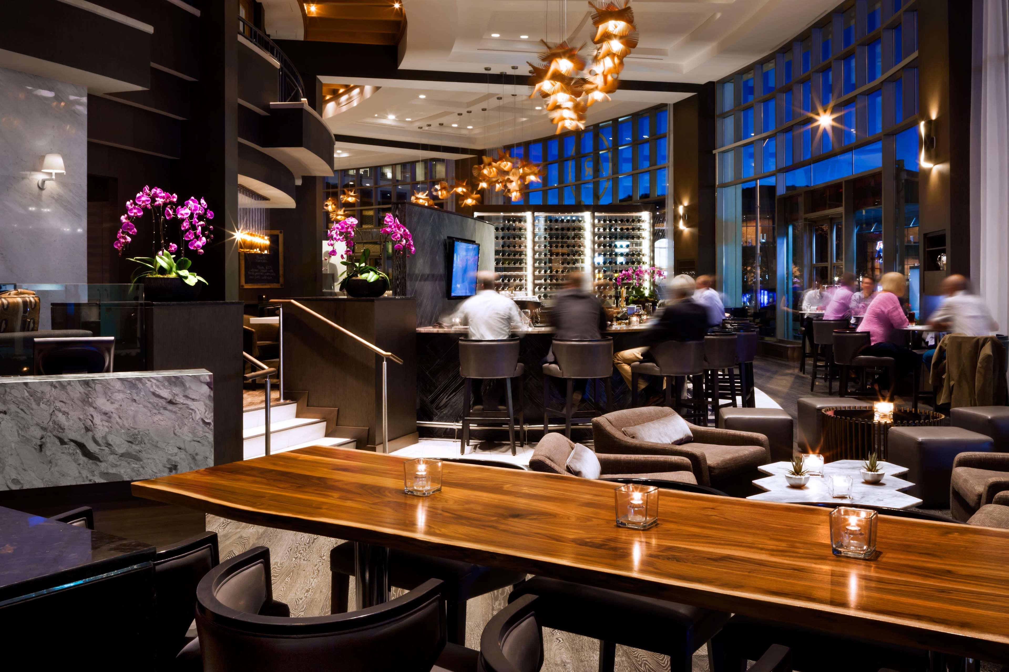 페어몬트 워터프런트 호텔 밴쿠버 외부 사진 The bar at the restaurant