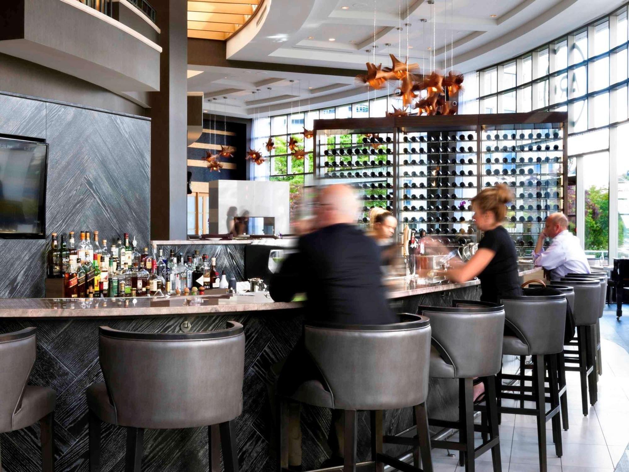 페어몬트 워터프런트 호텔 밴쿠버 외부 사진 The bar at the restaurant